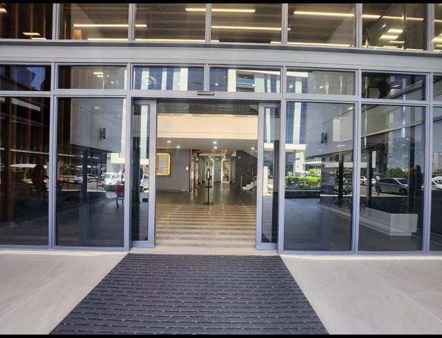 878M² OFFICE TO LET IN VORNA VALLEY